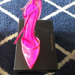 Pink peek-a-boo heel